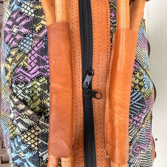 Leather embroidered Huipil bag - Picture 3 of 9